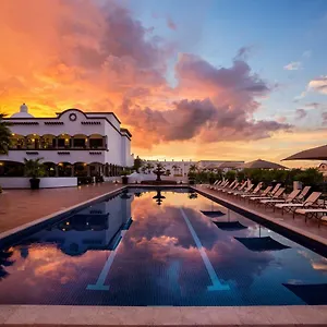 ***** Resort Grand Residences Riviera Cancun México